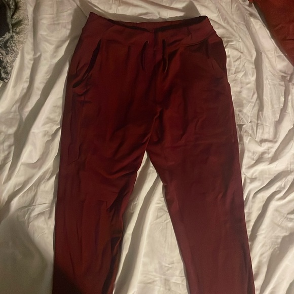 Alphalete Medium Joggers - Picture 1 of 3